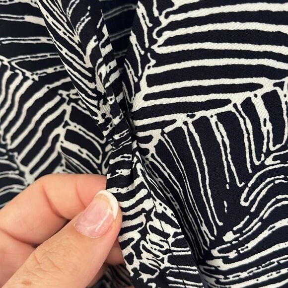 Lumiere Black and White Patterned Women's Romper - Picture 4 of 8